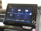 ナビゲーションはギャザズ8インチナビ(VXU-185NBi)を装着しております。AM、FM、CD、DVD再生、Bluetooth、音楽録音再生、フルセグTVがご使用いただけます。