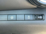 運転席のハンドル右奥側にまとめられたスイッチ群。一目で分かりやすく操作しやすいです。