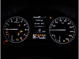 視認性に優れたメーターで、夜間走行も安心して運転できます!マルチインフォメ―ションディスプレイには車両情報を表示!メーター内の光度調整機能も付いております!