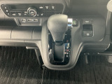 オートマチックシフトレバーは、手になじみ操作しやすい形状で安全運転にもつながります♪