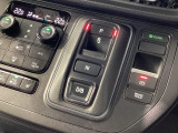 インパネシフトを採用しているので、前席の足元も広々としています。運転席と助手席の行き来もスムーズです!