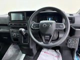 たとえばダイハツのお店にある、たくさんのスマアシ搭載車は、正常に作動する事をしっかり確認します。