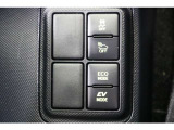 ECOモードはエアコンの利きなどを抑え、低燃費で走れるようにサポートします。EVモードはモーターのみで動くので、夜間などの静かに走行したい時に便利です。(EVモードは一定速度を超えると解除されます)