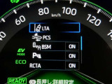 衝突被害軽減ブレーキなどを搭載した「サポカー」です。安全機能の詳細は販売店スタッフまでおたずねください。