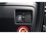 【左電動スライドドア】力を入れずにラクラクドア開閉♪左側電動スライドドア装備車両◎右側スライドドアは手動開閉です。狭い駐車場での乗り降りもラクラク♪挟み込み防止機構装備でお子様の乗り降りも安心◎