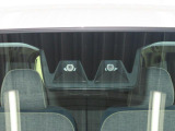 安全装備次世代スマートアシスト付です。毎日の運転で感じる不安や緊張を減らしヒヤッとするシーンの回避をサポートします。みんなに安全・安心を。