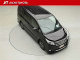 両側パワースライドドア付きだから、狭い駐車スペースなどでの乗り降りラクラク♪小さなお子さまのいるご家庭には嬉しい装備です。
