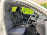 運転席シート廻りは使用感も少なく、良好な状態となっています。前オーナー様が丁寧に使っていたことがよくわかりますね。