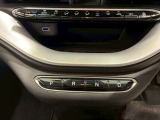 ボタン式のシフト操作ですので簡単に運転することが出来ます。