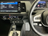 ホンダ純正メモリーナビ搭載なので、遠方へのドライブもお任せ下さい!ステアリング左手側にオーディオ関連のコントロールスイッチを配置しています。操作時は視線を逸らすことなく運転に集中できます