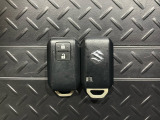 【スマートキー】持っているだけでエンジン始動や、ドアロックの開閉まで出来ちゃう賢く便利なスマートキーを装備!イモビライザーでセキュリティー対策もOK!