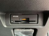 高速道路の料金所もスムーズに通過できるETC。阪神高速はETC使用時に距離料金でお得になります!ビルトインタイプですので、綺麗にスッキリ収まっています。多機能なETC2.0ですよ!!