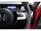 Hondaセンシングの機能のひとつ、アダプティブクルーズコントロール付!アクセルから足を離しても設定したスピードと前車との車間を保ち走行してくれます!車線維持もアシスト☆高速道路で疲労軽減ですね☆