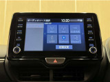 ディスプレイオーディオを装備。スマホと車をつなぐことで、これまでのナビに加えていろんなサービスが楽しめます。