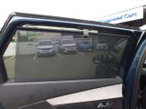 後席はプライベートガラスにサンシェードが付いていうこと無し