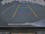〔バックカメラ〕ギアをバックに入れると画面に自動的に後方映像が映し出され確認可能です。車庫入れなどの際に安全確認が出来て安心ですね。