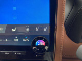 シートエアコン付です。シートを暖めたり冷やしたりできる、快適装備の一つ。 暑い夏もシートが冷える冬も快適にドライブが楽しめそうですね。