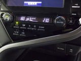 ★使いやすさや安全性を追求したステアリング周り!高級車ゆえにスイッチ類が多いのも特徴ですね!考え尽くされた配置ですぐに使いこなす事が出来ますのでご安心下さい!是非、体感してみて下さい!!