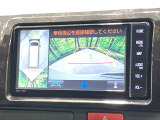 【パノラミックビューモニター】専用のカメラにより、上から見下ろしたような視点で360度クルマの周囲を確認することができます☆死角部分も確認しやすく、狭い場所での切り返しや駐車もスムーズに行えます。