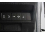 誤発進抑制機能・路外逸脱抑制機能・歩行者事故低減ステアリング・車線維持支援システム・先進車発進お知らせ機能など多彩な先進安全機能でより安全で快適なドライブを支援します。