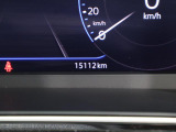 走行距離は15,112km。メーター内に明確に表示され、車両状態の把握がしやすくなっています。