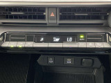 オートエアコンは温度を設定するだけで、自動で風量などを設定してくれます。運転しながら操作も必要ないので、安全性も向上します。