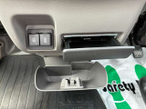 USBソケットがついてます!車の中でもスマホの充電が可能です!