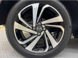 アルミホイール付き!「純正」なので車のデザインともマッチしています。