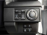 両側パワースライドドア付きだから、狭い駐車スペースなどでの 乗り降りラクラク!小さなお子さまのいるご家庭には嬉しい装備。