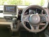 【eコンスイッチ】低燃費運転をサポートするECONモード。スイッチをONすると、エンジンやトランスミッション、A/Cなどを協調制御し、燃費の向上に貢献。エコドライブの効果を高めます。