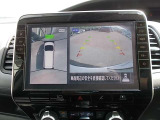 【アラウンドビューモニター】まるで車を空から見たような映像が映るので車両周辺の安全確認も一目でできます!小さなお子様や障害物も確認できるので、運転のし易さだけではなく事故防止にも役立ちます♪