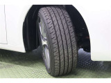 タイヤサイズ 225/45R17。