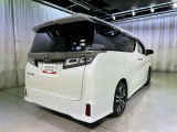 後ろから見ると車の印象も変わりますね♪