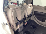 座面を跳ね上げるチップアップ機能付き☆高さのあるお荷物も積むのにとても便利です♪