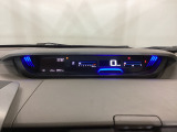メーターも見易いレイアウトなので安心ドライブをサポートします。