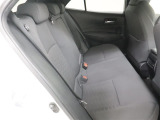 リアシートも厚く、長時間の移動もらくらくです!車種によってはラゲージスペースやトランクへのアクセスも可能!乗り心地・使い勝手共に充実です!!