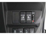 ◆◆両側電動スライドドア!!荷物で手が塞がる時など簡単にドアの開閉が出来ます!何より力いらずで開閉OK!女性やお年寄りにも優しい♪電動機能はOFFにもできますから元気なお子様の駆け出しも安心!
