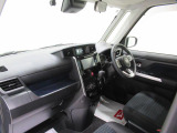 ダイハツのお店では、ダイハツ車を知り尽くしたプロフェッショナルが、専用の診断機器を使って各システムを点検しております。