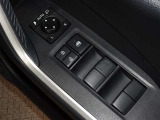 電動格納式ドアミラー・パワーウインドウを装備しています。