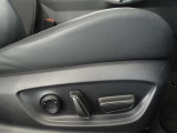 パワーシート搭載。微妙な調整が手軽にでき、ピッタリのポジションで運転することが可能です。