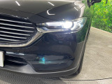 【LEDヘッドライト】悪天候や夜間走行時も良好な視界を確保し安心して運転できる高輝度LEDヘッドライトを装備!点灯速度が早く、消費電力も抑えられています。