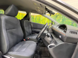 運転席シート廻りは使用感も少なく、良好な状態となっています。前オーナー様が丁寧に使っていたことがよくわかりますね。