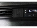 スマートフォンなどの音楽再生が可能なUSB接続ジャック装備車両です♪♪♪