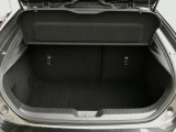 【トノカバー付き】荷物を隠しておけるので防犯や耐候性の向上の役割を担っています。 車外へ荷物が見えません。