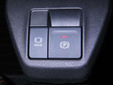電動パーキングブレーキを装備しております。