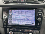 【日産純正の大画面ナビゲーション!】遠くへのお出かけする際の心強い味方です!自車位置の確認はもちろん、Bluetooth接続や機能も充実。大きな画面で各操作もしやすく安心です。