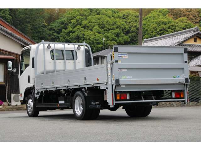 いすゞ エルフ 平ボディ-1.7tパワーゲート4WDワイドロング の中古車