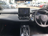 シンプルながら機能性あふれる運転席廻りです。視界性もよく、運転しやすいですよ。