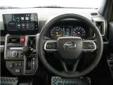 運転にかかわる様々な操作を安全に行えるように視点移動が少なく、操作性に配慮されたスイッチ類が凝縮されたコクピットです。