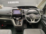 前席内装の全体像です。是非実車をご覧にお越し頂き実際にお座りください。